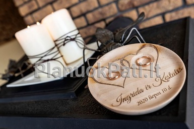 Lėkštutė vestuviniams žiedams (medinė) nuotrauka