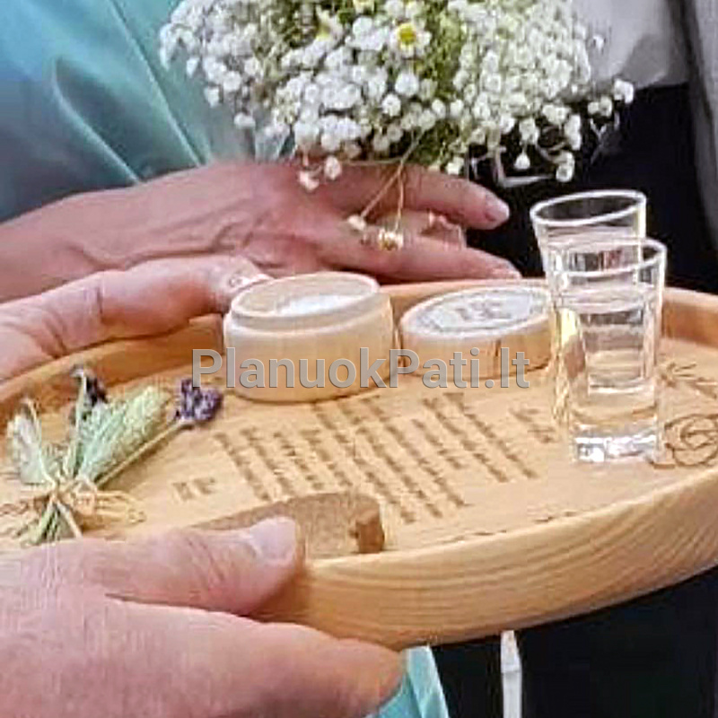 Komplektas graviruotas padėklas ir druskos indelis jaunųjų sutikimui-13