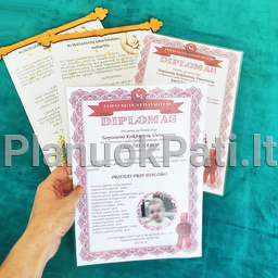 Diplomas ir įdarbinimo sutartis krikšto tėveliams nuotrauka